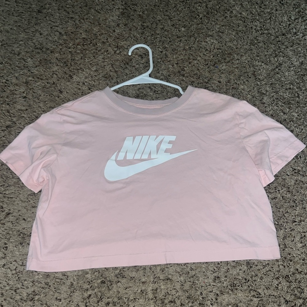 ❌❌SOLD❌❌Nike crop top